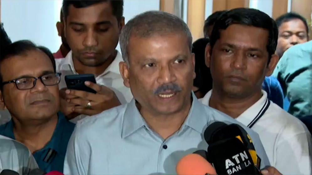 বিএনপি তত্ত্বাবধায়ক সরকার চায়নি, সরকারের নিরপেক্ষ ভূমিকার কথা বলেছেন: আইন উপদেষ্টা